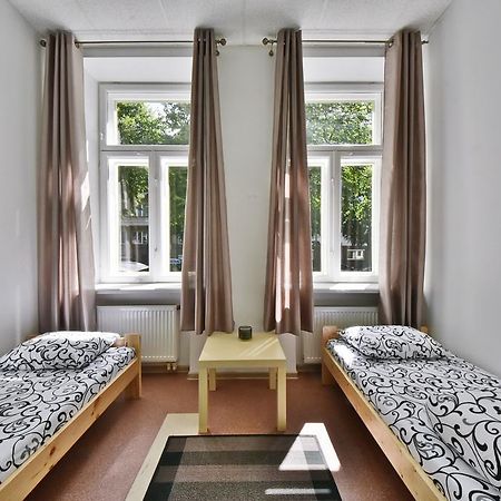 Laisves Avenue Hostel "Easy Kaunas" Екстериор снимка
