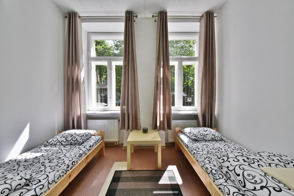 Laisves Avenue Hostel "Easy Kaunas" Екстериор снимка