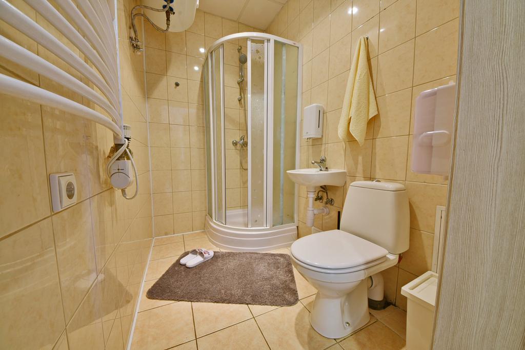 Laisves Avenue Hostel "Easy Kaunas" Екстериор снимка