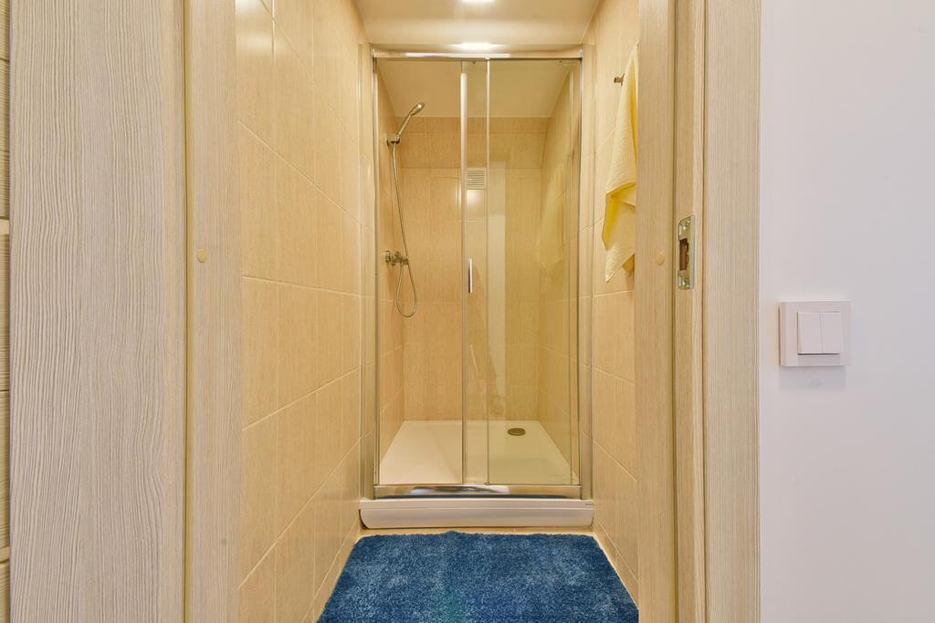 Laisves Avenue Hostel "Easy Kaunas" Екстериор снимка