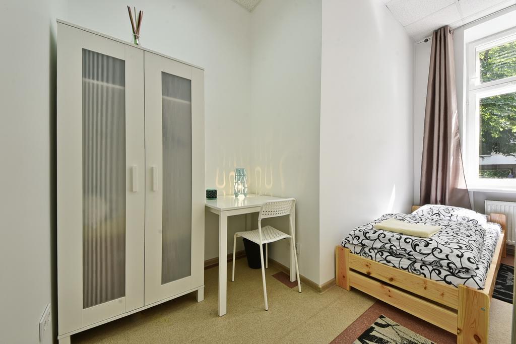 Laisves Avenue Hostel "Easy Kaunas" Екстериор снимка