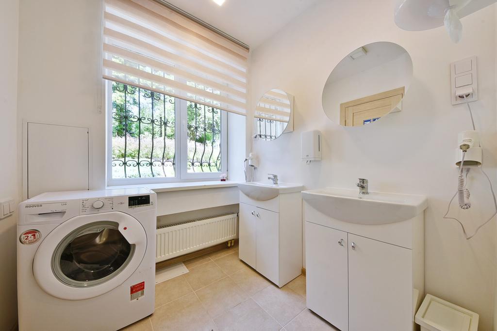 Laisves Avenue Hostel "Easy Kaunas" Екстериор снимка